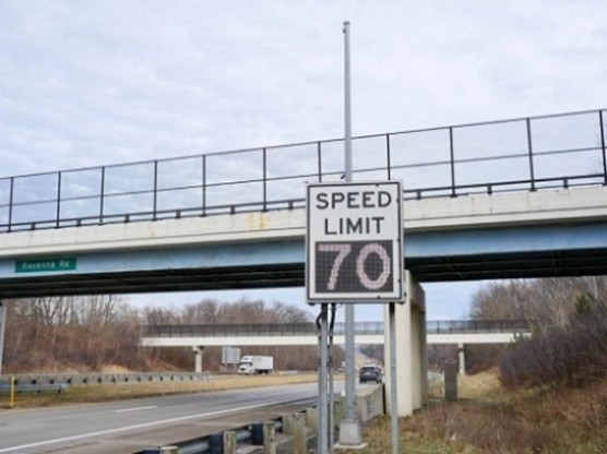 Image of a variable speed limit sign
